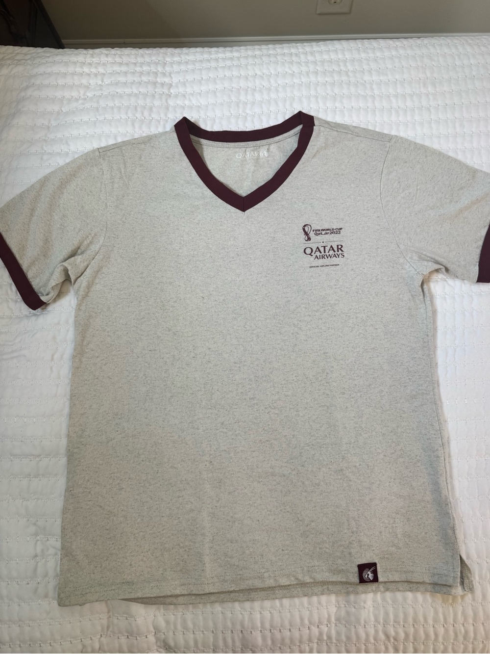 Qatar Airways FIFA World Cup Qatar 2022 V-Neck Graphic Tee Size Small